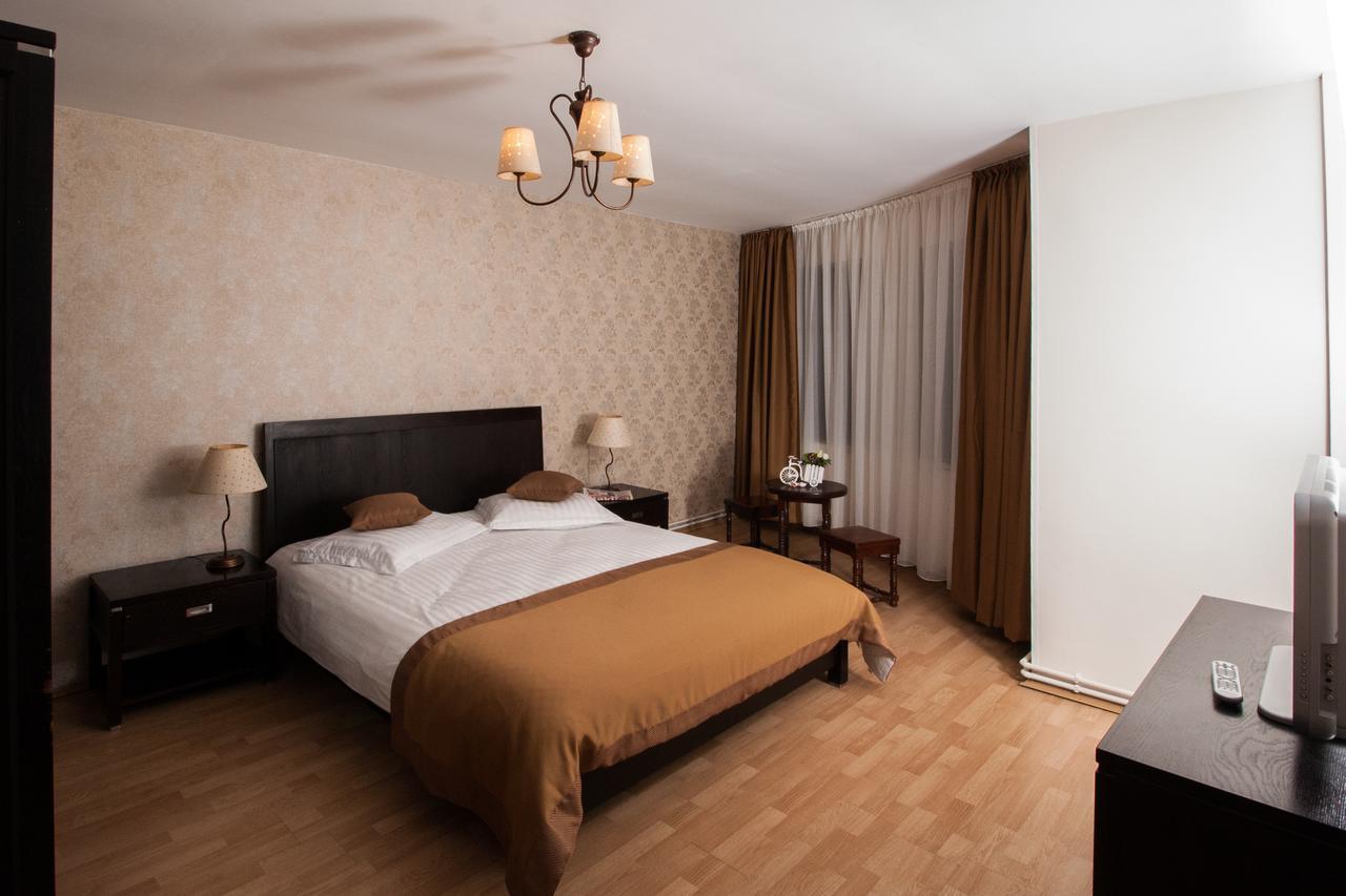 Complex Mona Caraiman Hotel บุชเตนี ภายนอก รูปภาพ